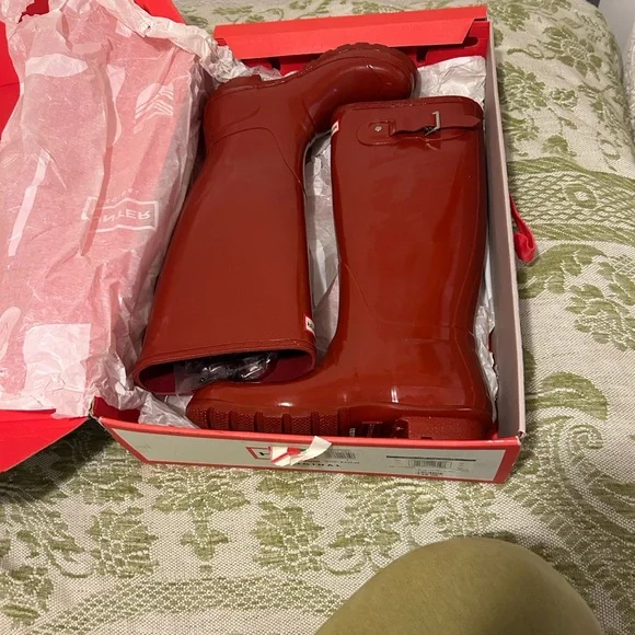 Hunter Women's Glossy military Red Rain Boots - Picture 3 of 6